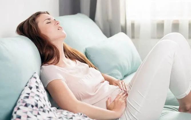 外阴白斑是如何导致外阴萎缩的?