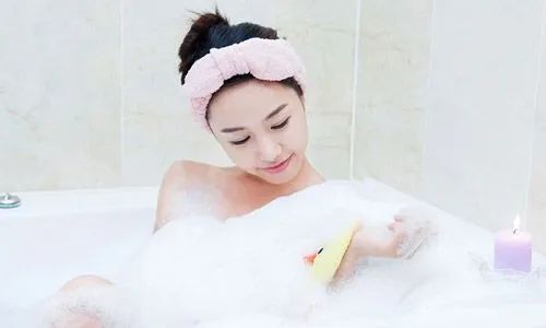 如何在生活中预防外阴白斑疾病?