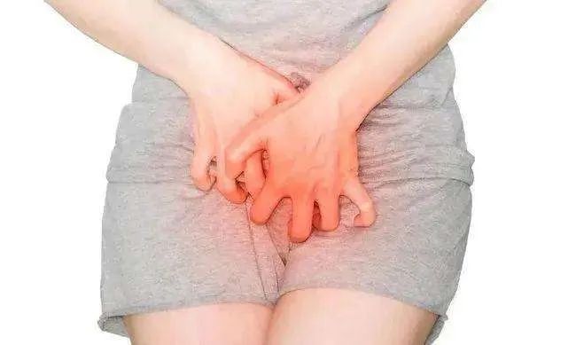 外阴白斑癌变症状?